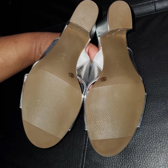 Silver metallic heels open toe mules - Picture 5 of 5